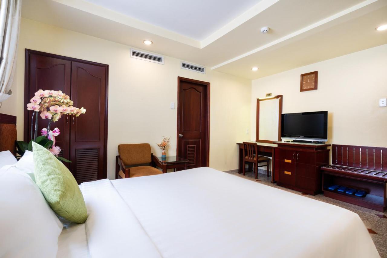 Lucasta Saigon Hotel Ho-Chi-Minh-Stadt Exterior foto