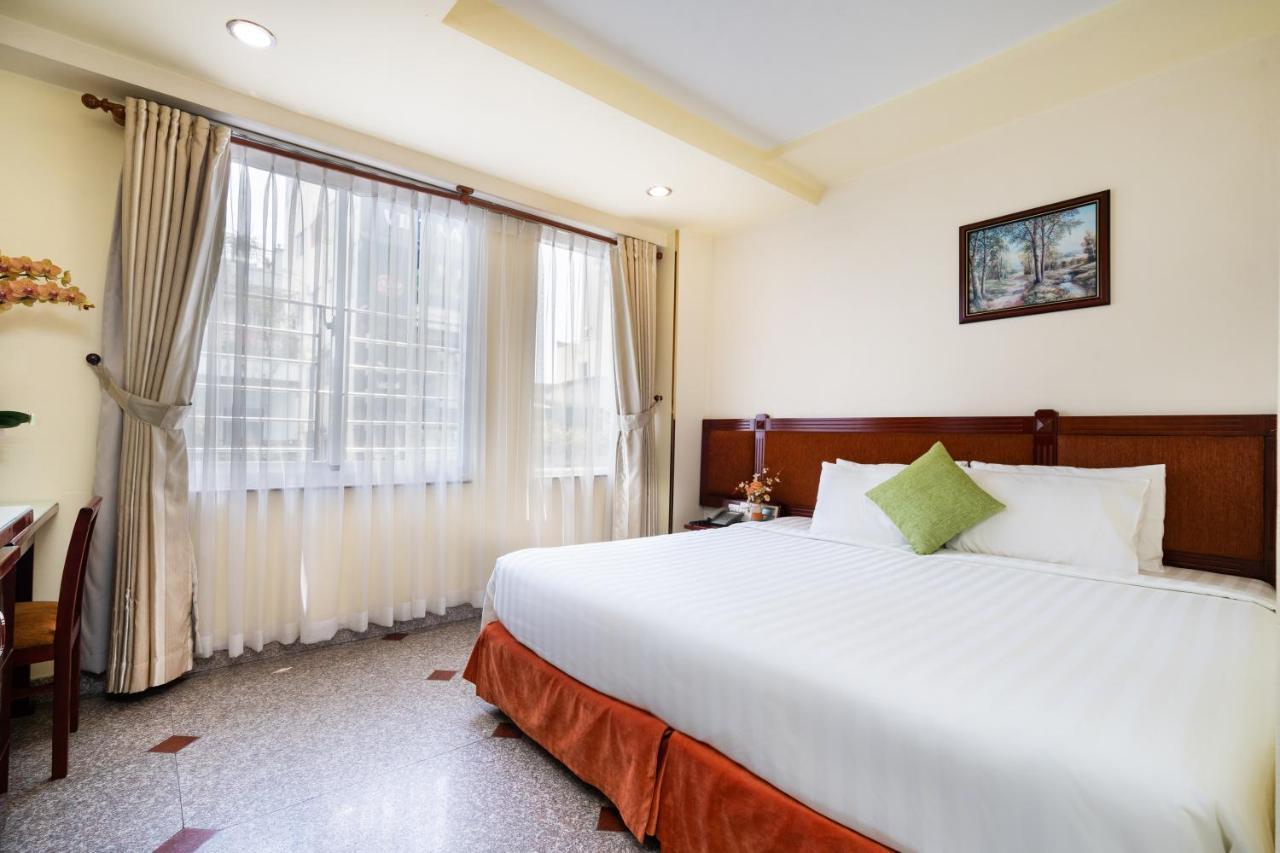 Lucasta Saigon Hotel Ho-Chi-Minh-Stadt Exterior foto