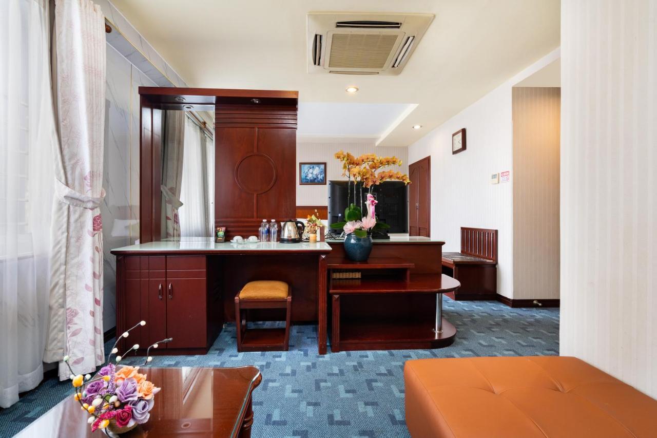 Lucasta Saigon Hotel Ho-Chi-Minh-Stadt Exterior foto