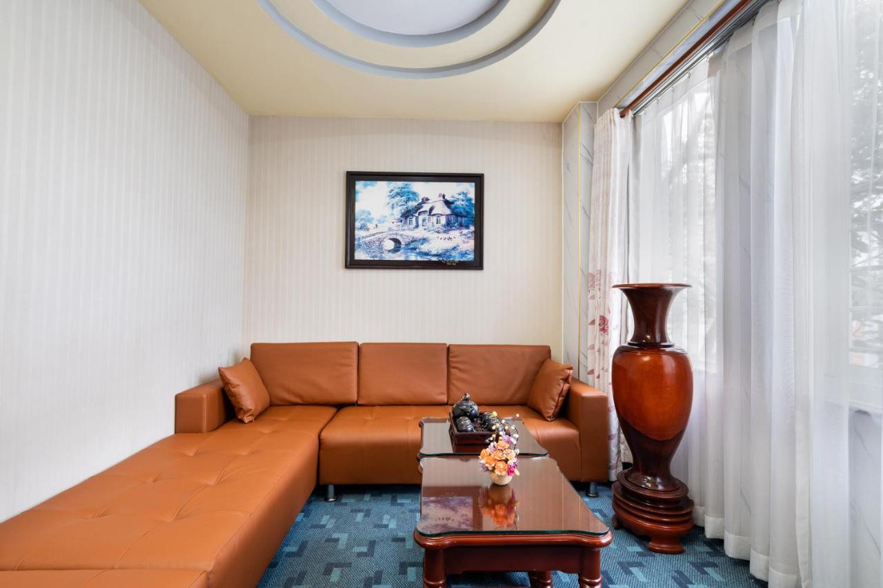Lucasta Saigon Hotel Ho-Chi-Minh-Stadt Exterior foto